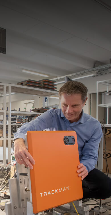 contact_our_specialists_trackman_mobile